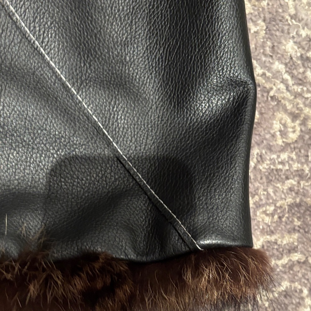 Black 100% Leather Vest with Real Brown Fur Trim in L - Picture 4 of 10